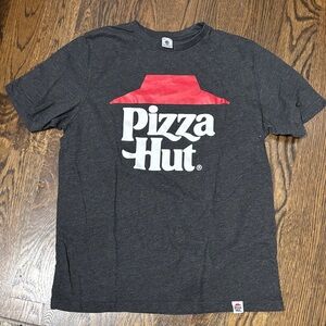 PIZZA HUT EMPLOYEE T SHIRT SIZE MEDUM LIKE NEW NO FADING OR CRACKING